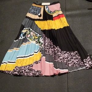 U.S. size 4 Womans spanish style pattern skirt
